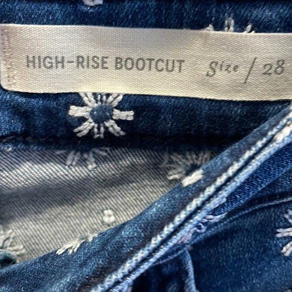 Anthropologie Pilcro Daisy Embroidery High Rise Crop Jeans - Picture 5 of 15